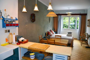 Mia's cozy flat in Ermou, 3 min from 
